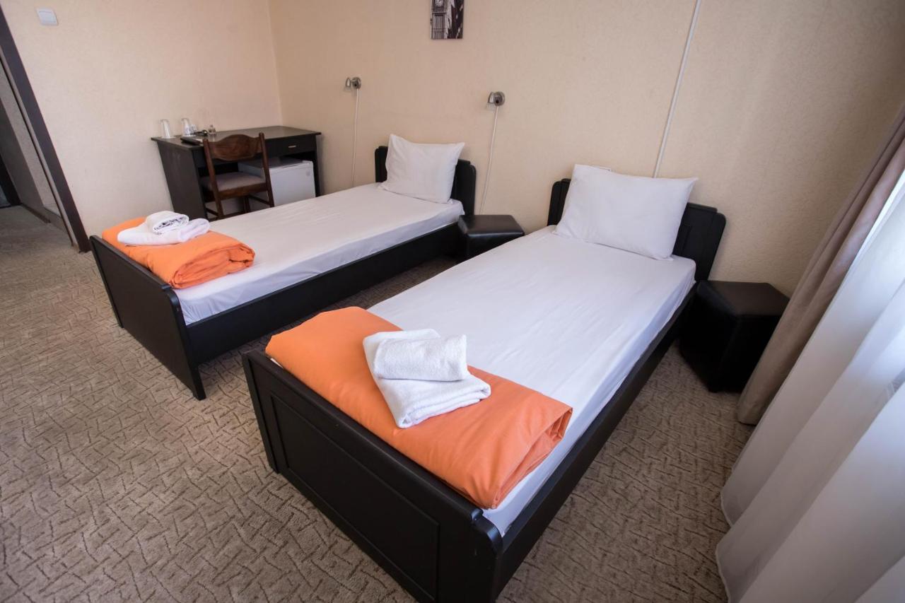 Park Hotel Ivailo Veliko Tarnovo Exterior photo