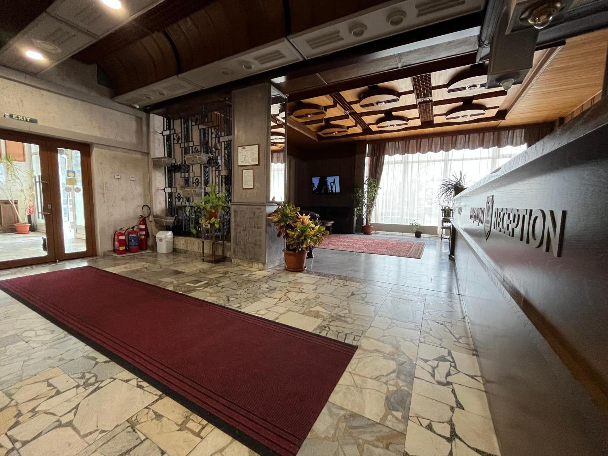 Park Hotel Ivailo Veliko Tarnovo Exterior photo