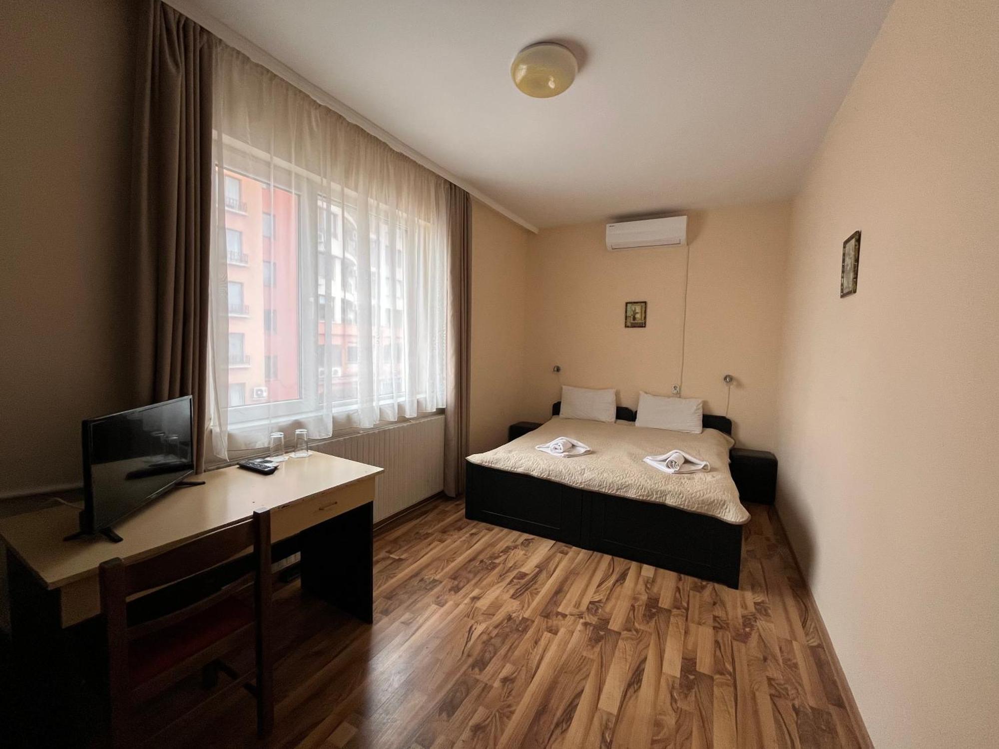Park Hotel Ivailo Veliko Tarnovo Room photo
