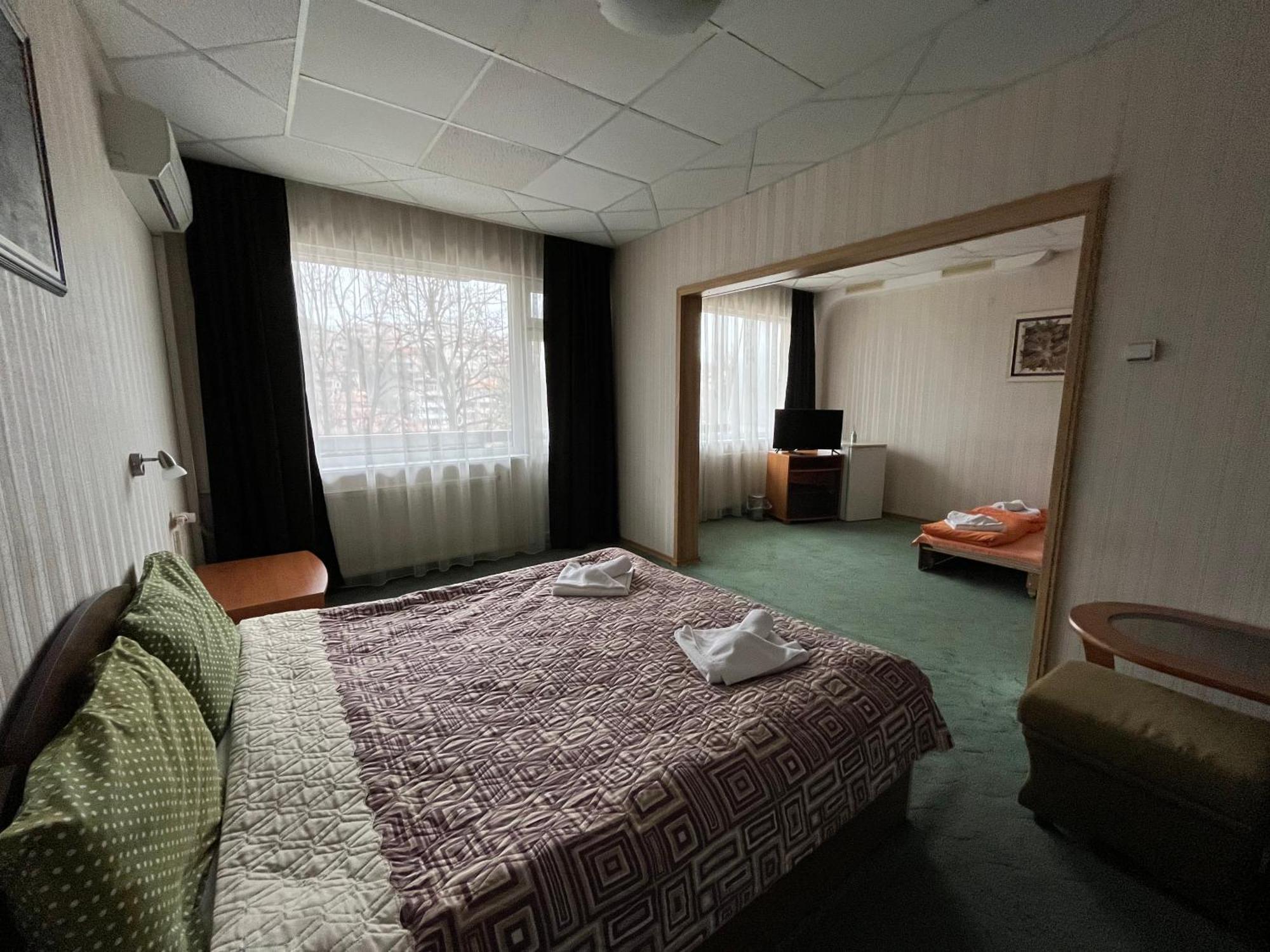 Park Hotel Ivailo Veliko Tarnovo Room photo