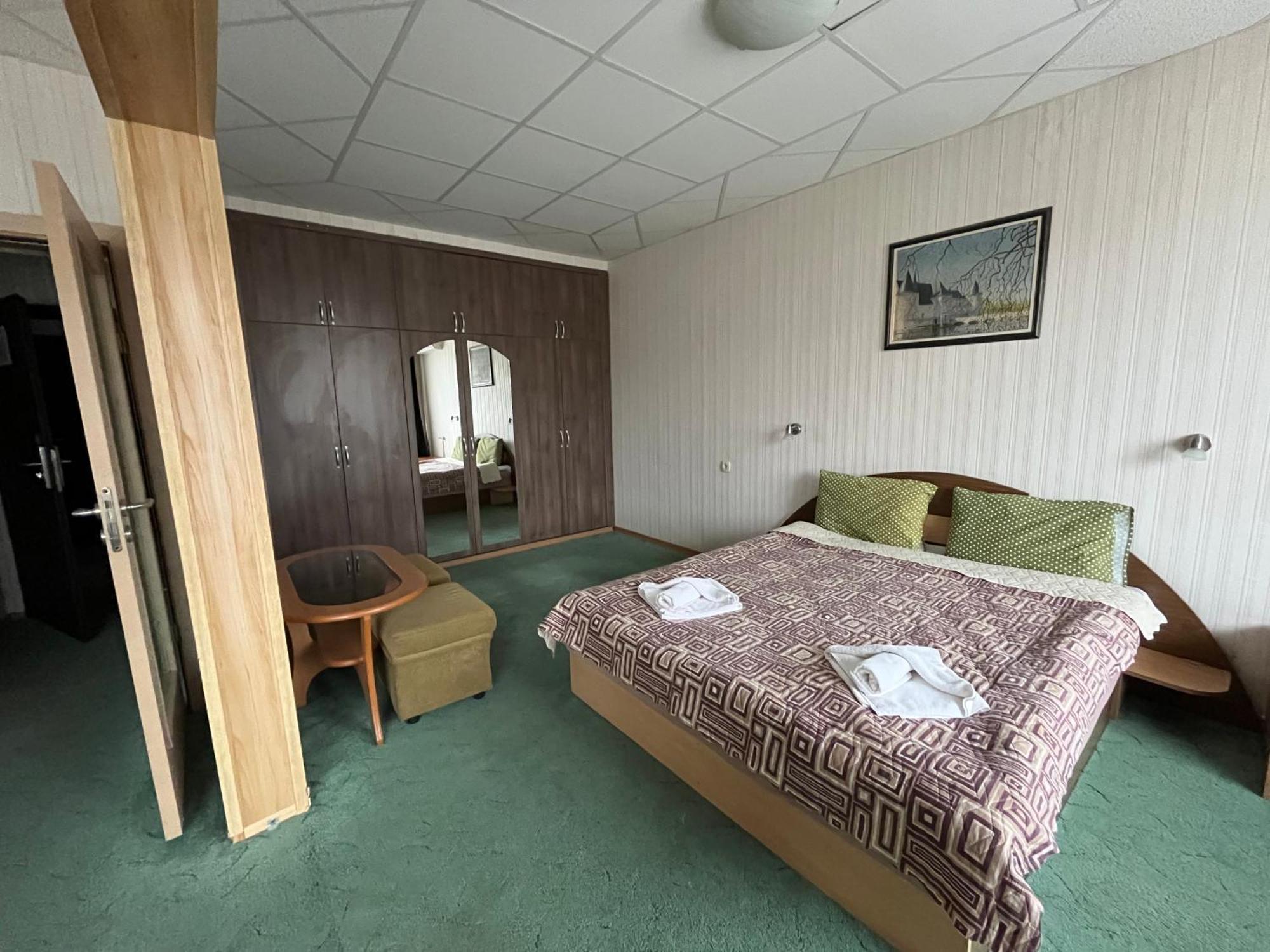 Park Hotel Ivailo Veliko Tarnovo Room photo