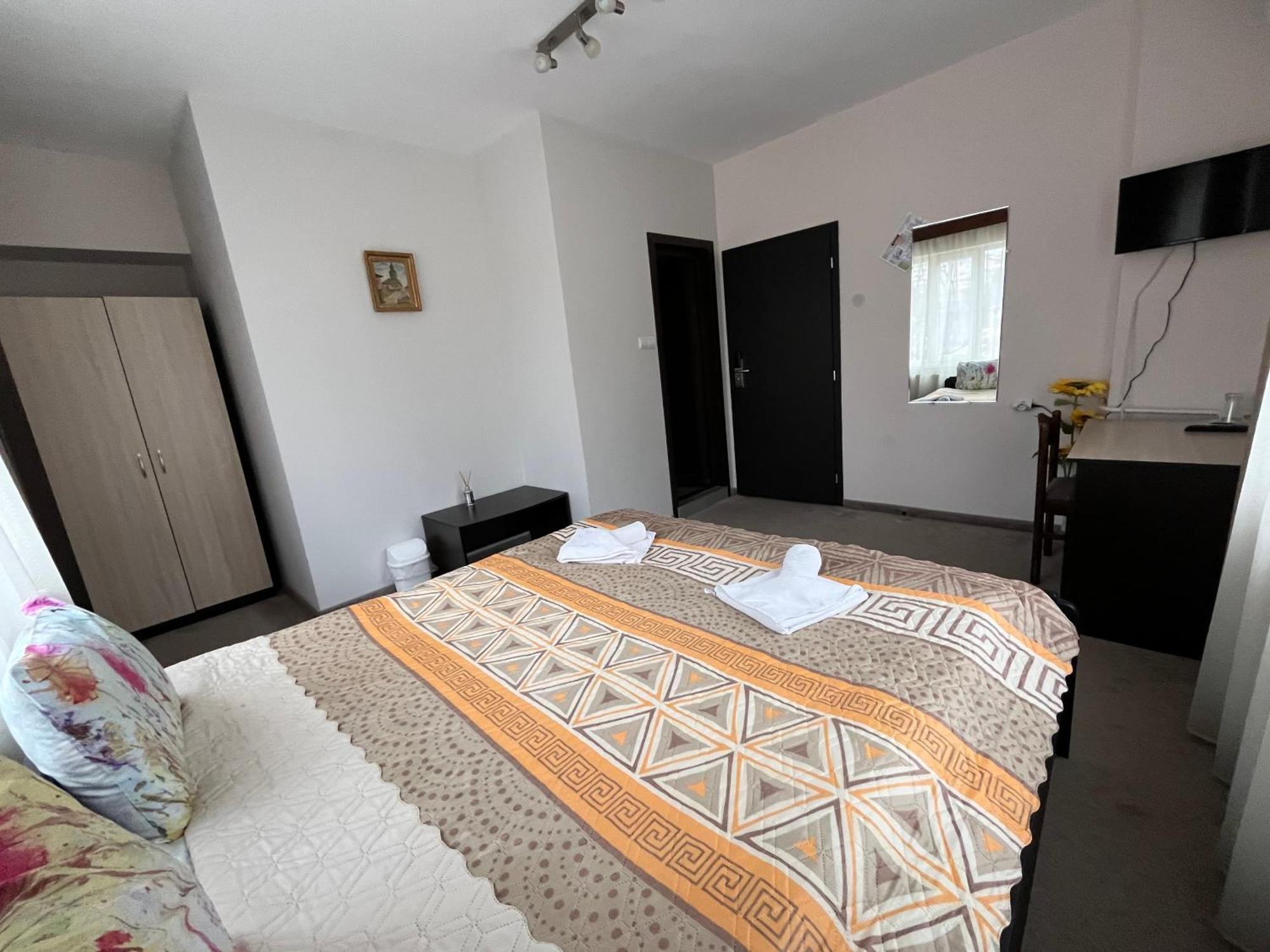 Park Hotel Ivailo Veliko Tarnovo Exterior photo